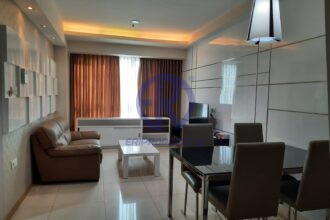 Sewa Gandaria Heights 2 BR living room ruang keluarga meja makan