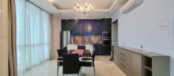 Sewa Kemang Village 3 BR Tiffany Living Room